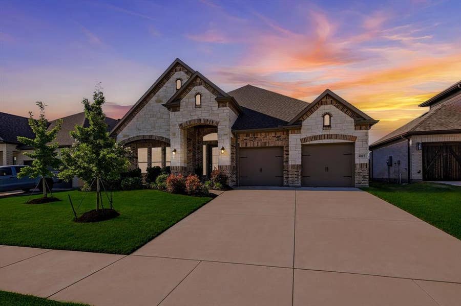 Property photo for 4017 Eagles Bluff Road, Midlothian, TX
