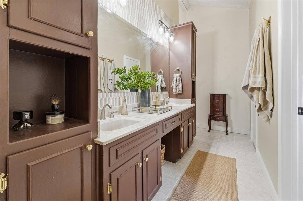 1201 Rockmoor Drive, Edgecliff Village, TX 76134 1201 Rockmoor Drive, Edgecliff Village, TX 76134