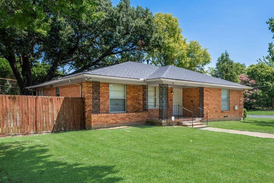 Property photo for 3017 San Medina Avenue, Dallas, TX