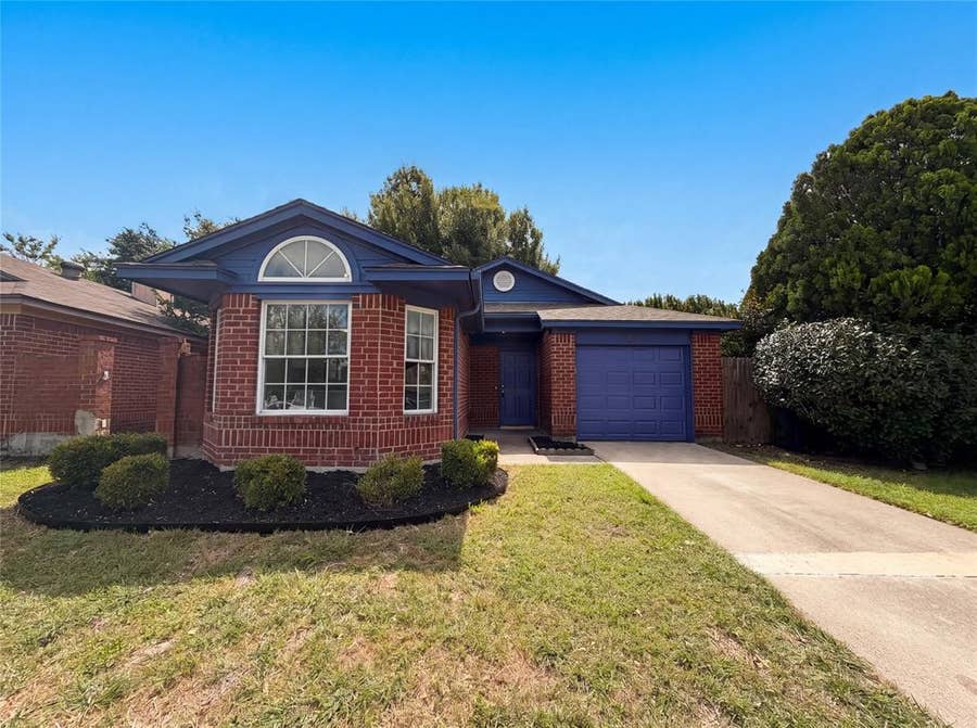 Property photo for 6806 Fire Hill Drive, Fort Worth, TX