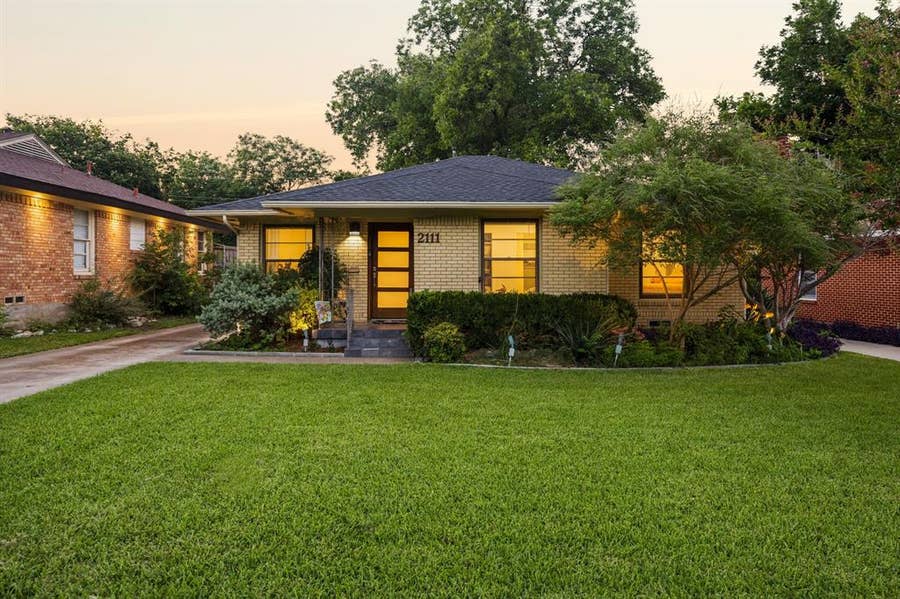 Property photo for 2111 Melbourne Avenue, Dallas, TX