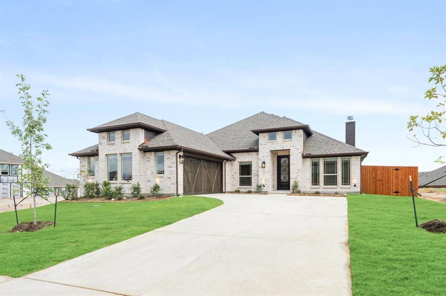 Property photo for 3809 Amber Road, Midlothian, TX