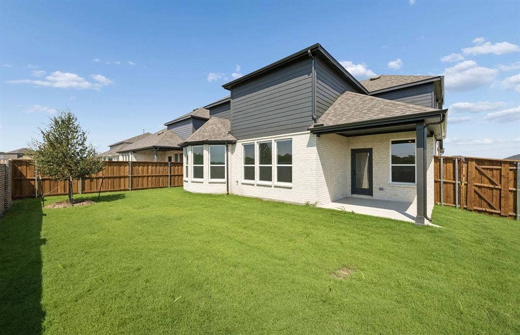 4145 Gonzales Drive, McKinney, TX 75071 Oversized fenced-in backyard
