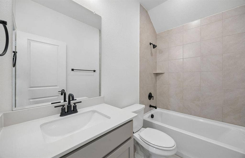 4145 Gonzales Drive, McKinney, TX 75071 Secondary bath