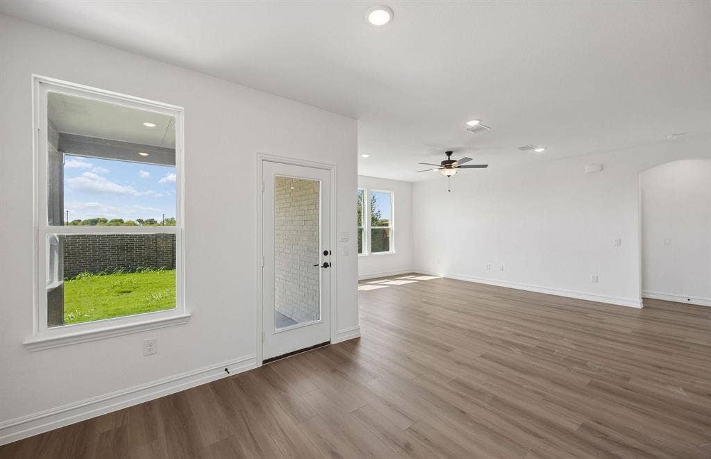 4145 Gonzales Drive, McKinney, TX 75071 Cafe area off kitchen and living room