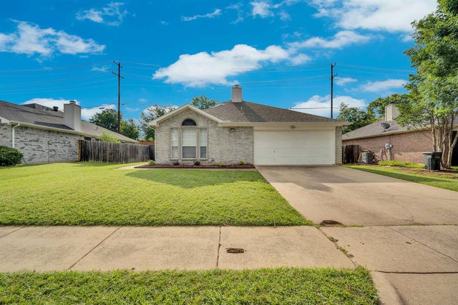 Property photo for 1318 Misty Meadow Drive, Midlothian, TX