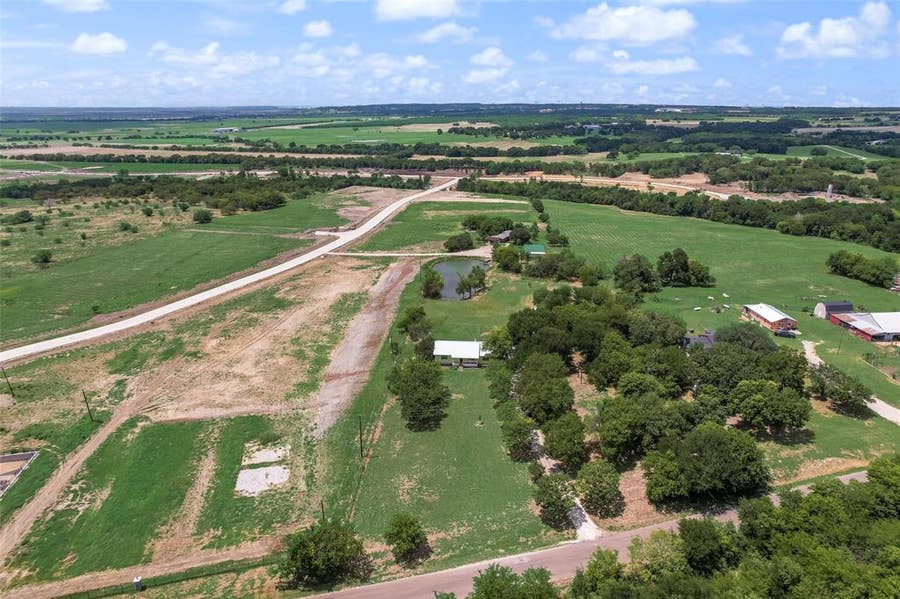 Property photo for 1447 Campbell Road, Waxahachie, TX