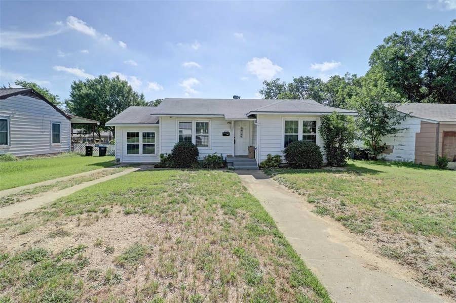 Property photo for 4709 Marks Place, Fort Worth, TX