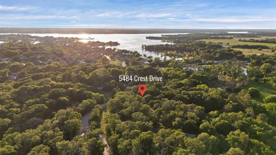 Property photo for 5484 Crest Drive, Fort Worth, TX
