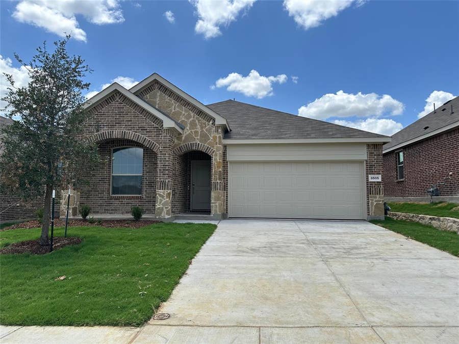 Property photo for 8505 Honeylocust Street, McKinney, TX
