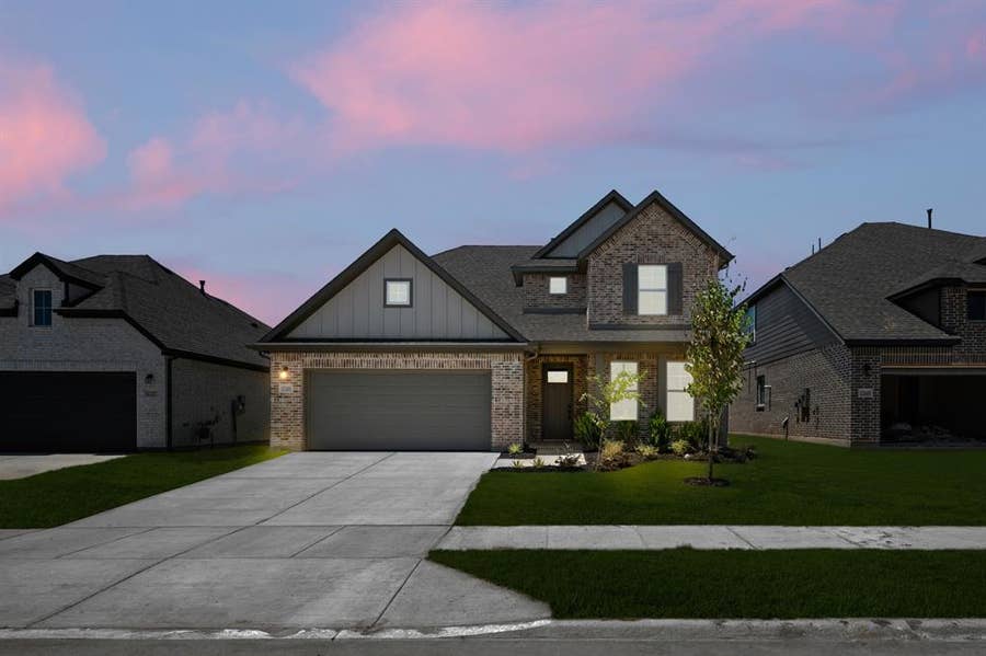 Property photo for 17261 Oxborough Drive, Justin, TX