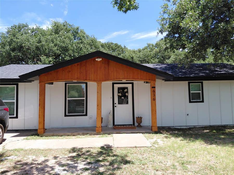 Property photo for 636 Clearfield Road, Dallas, TX