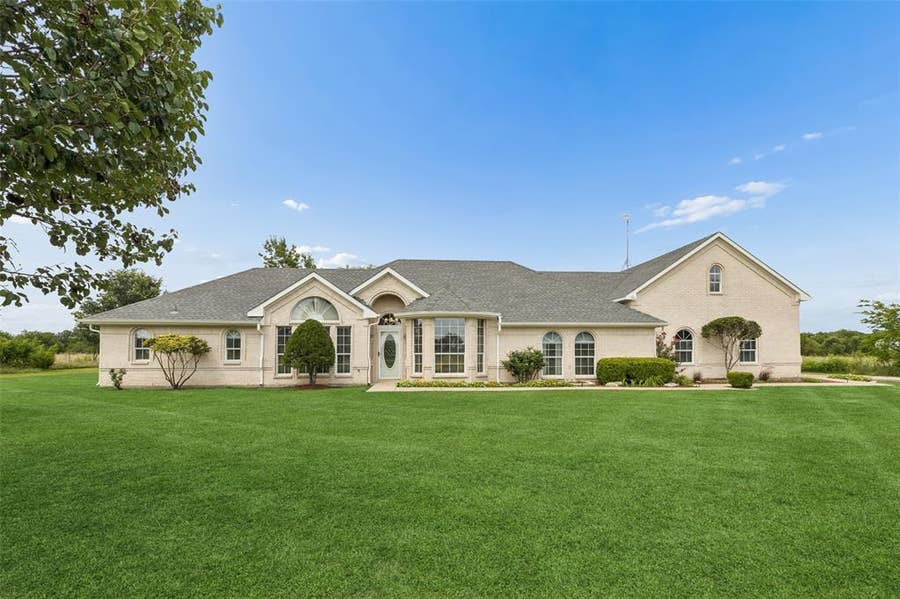 Property photo for 408 Herron Circle, McLendon Chisholm, TX
