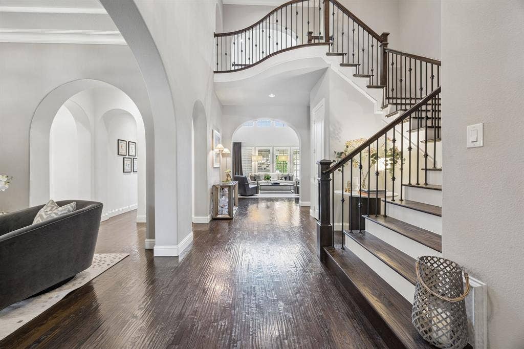 3611 Hickory Grove Lane, Frisco, TX 75033 Abundance of Natural Light- Entry