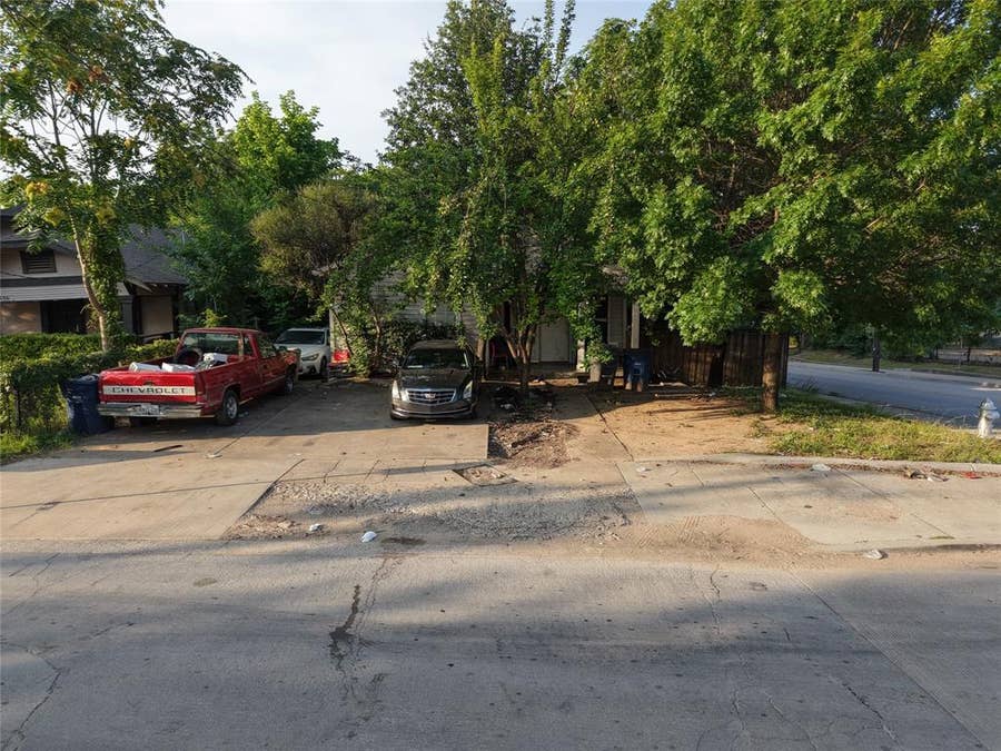 Property photo for 802 E 12th Street, Dallas, TX
