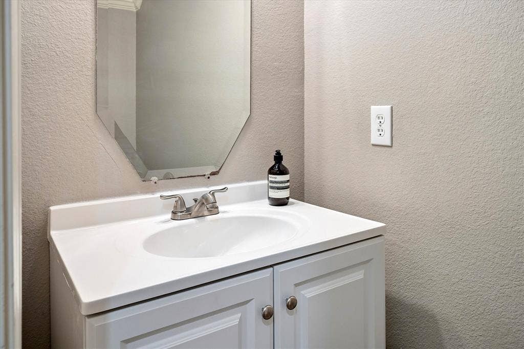 11379 Lockshire Drive, Frisco, TX 75035 11379 Lockshire Drive, Frisco, TX 75035