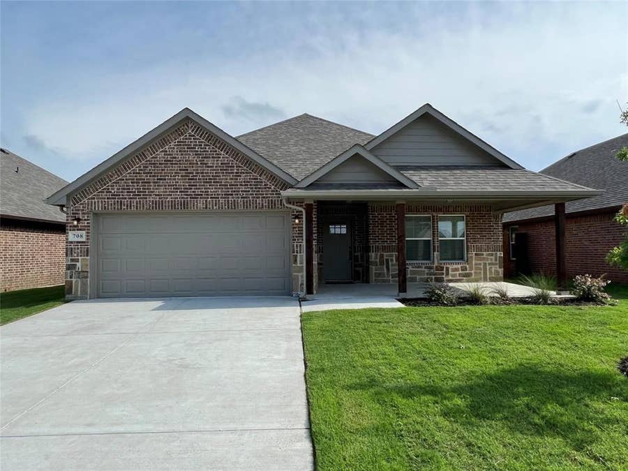 Property photo for 708 Tippit Lane, Greenville, TX