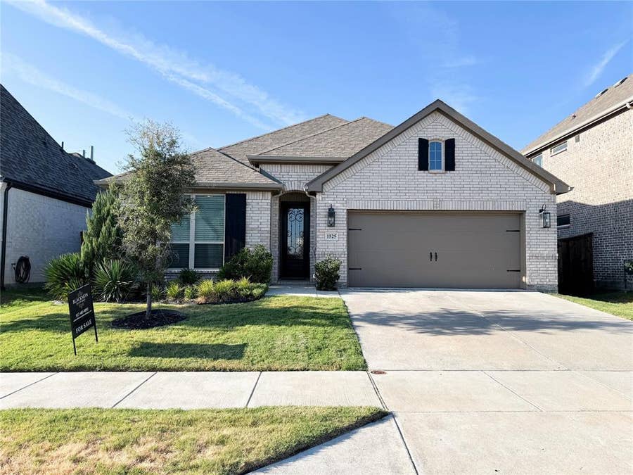 Property photo for 1525 Jocelyn Drive, Fort Worth, TX