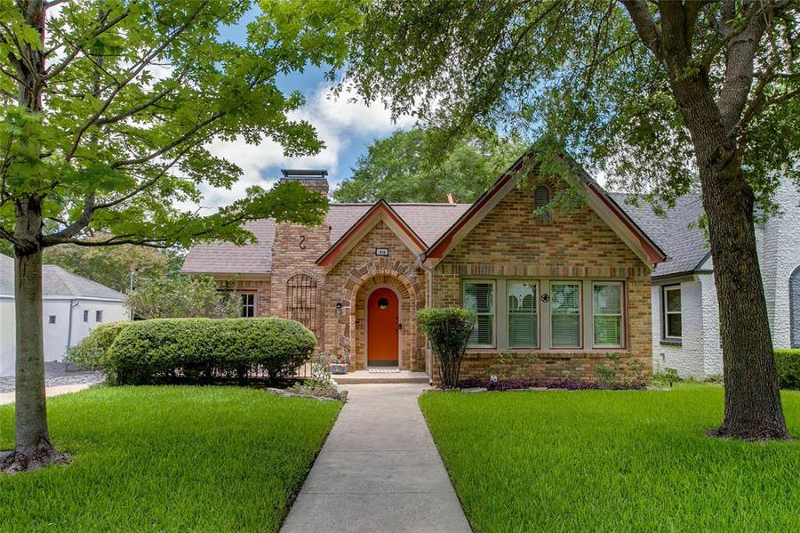 Property photo for 919 Salmon Drive, Dallas, TX