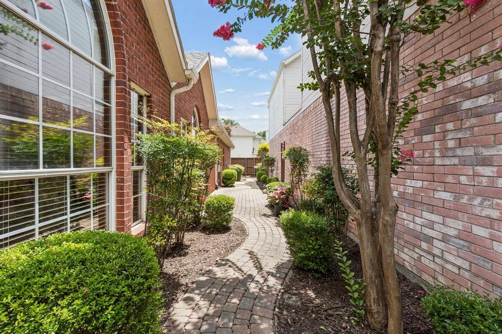 6852 High Field Trail, Plano, TX 75023 6852 High Field Trail, Plano, TX 75023