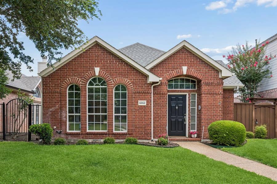 Property photo for 6852 High Field Trail, Plano, TX