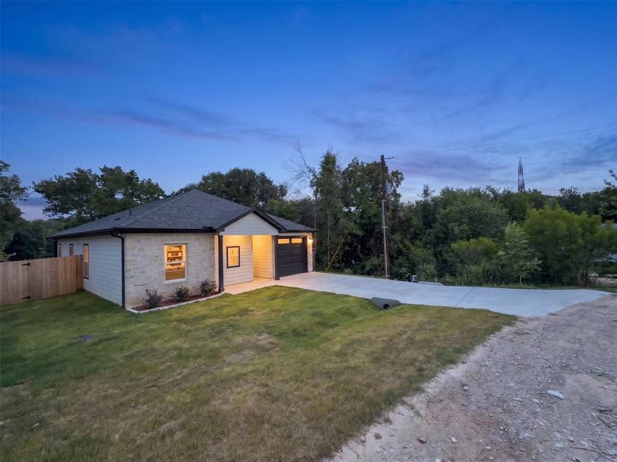 Property photo for 4018 Montana Trail, Granbury, TX