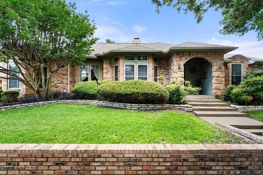 Property photo for 705 Kyle Drive, Arlington, TX