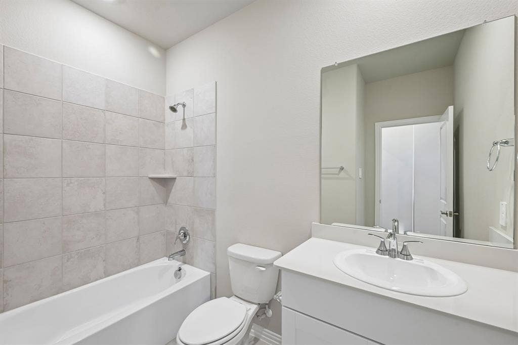 Photo is not of the actual home, but is an inspirational photo of builder’s model home and may depict options, furnishings, and/or decorator features that are not included.