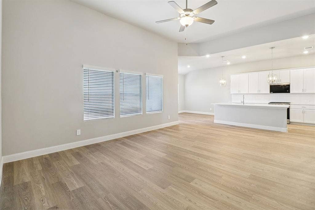 1311 Winters Way, Princeton, TX 75071 Photo is not of the actual home, but is an inspirational photo of builder’s model home and may depict options, furnishings, and/or decorator features that are not included.