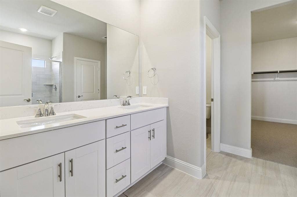 1311 Winters Way, Princeton, TX 75071 Photo is not of the actual home, but is an inspirational photo of builder’s model home and may depict options, furnishings, and/or decorator features that are not included.