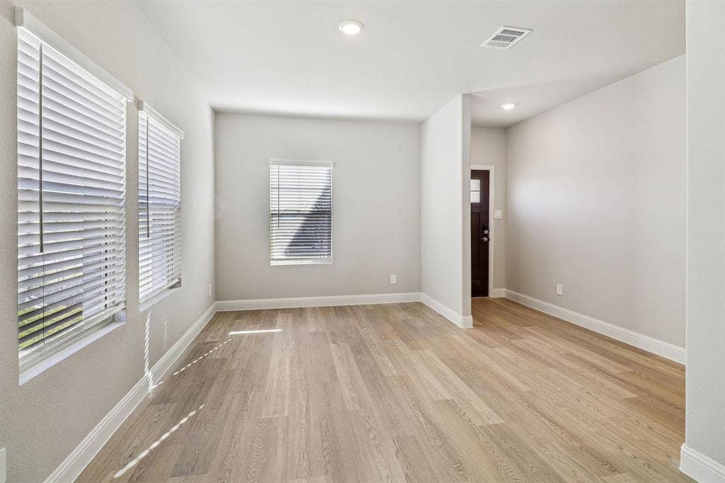 1311 Winters Way, Princeton, TX 75071 Photo is not of the actual home, but is an inspirational photo of builder’s model home and may depict options, furnishings, and/or decorator features that are not included.