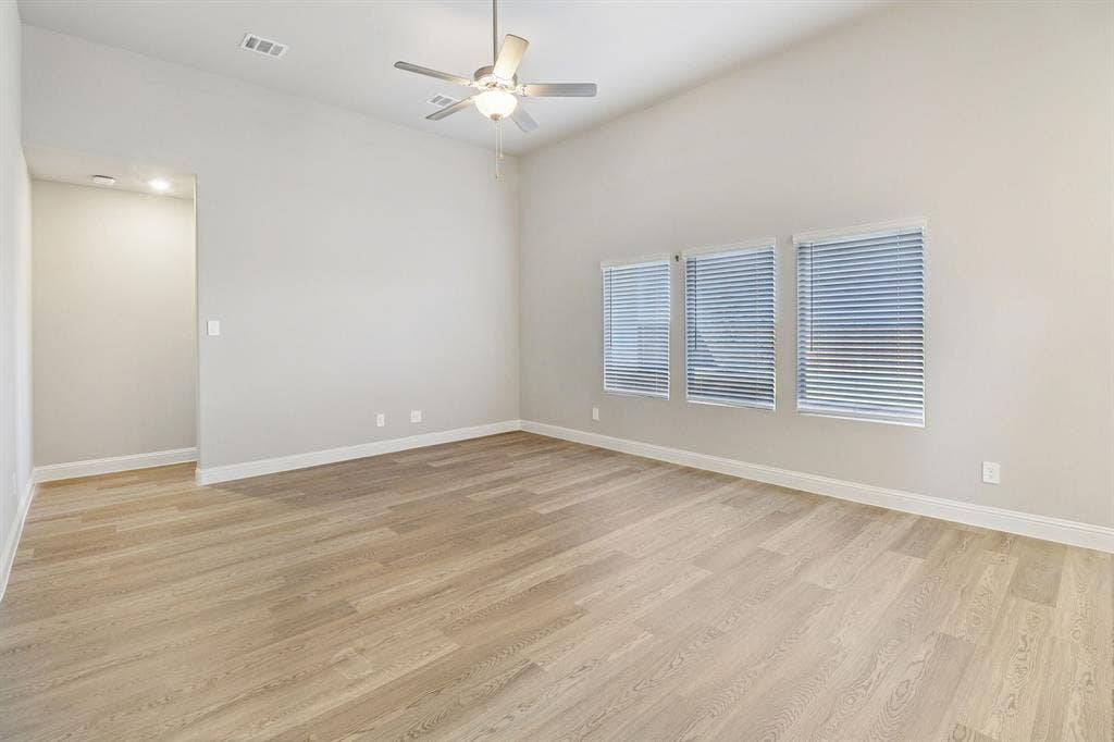 1311 Winters Way, Princeton, TX 75071 Photo is not of the actual home, but is an inspirational photo of builder’s model home and may depict options, furnishings, and/or decorator features that are not included.