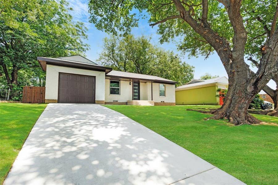 Property photo for 2648 Springvale Drive, Farmers Branch, TX