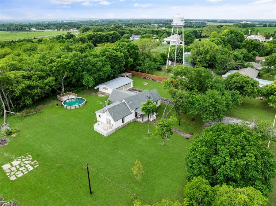 Property photo for 313 Chicken Street, Weston, TX