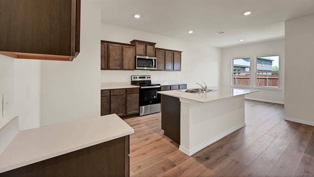 5024 Shumard Drive, Lindale, TX 75706 Kitchen