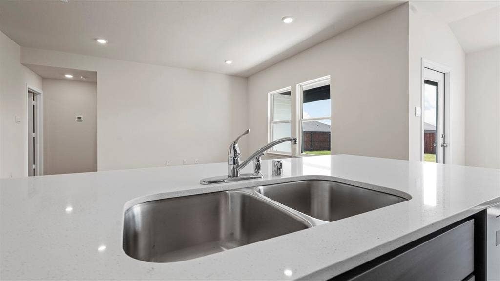 5016 Shumard Drive, Lindale, TX 75771