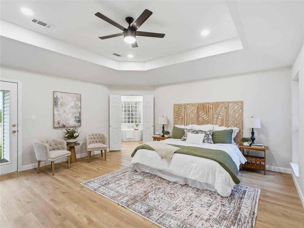 902 W Pioneer Circle, Argyle, TX 76226 16x17