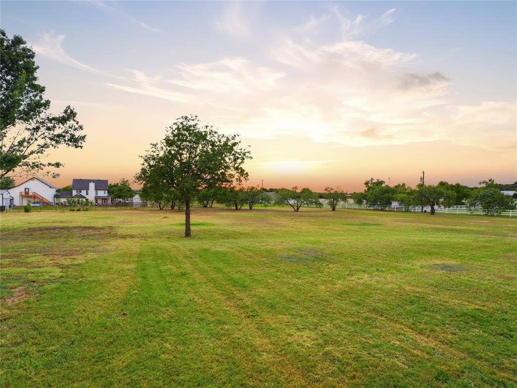 902 W Pioneer Circle, Argyle, TX 76226 3.17 acres
