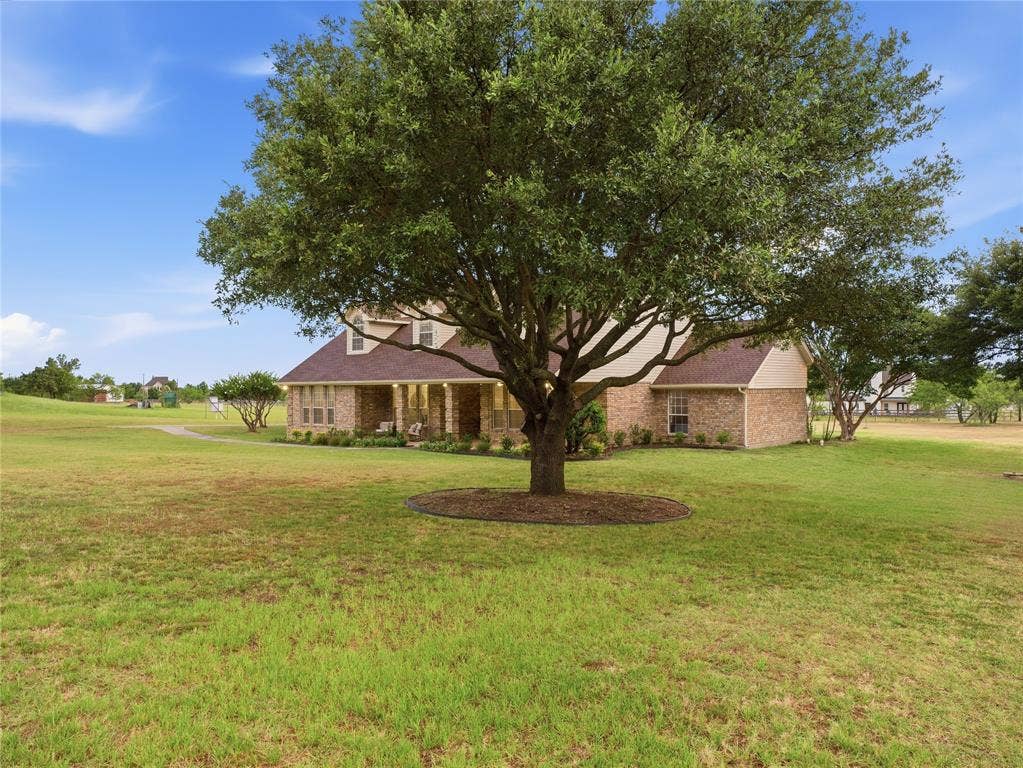 902 W Pioneer Circle, Argyle, TX 76226 902 W Pioneer Circle, Argyle, TX 76226