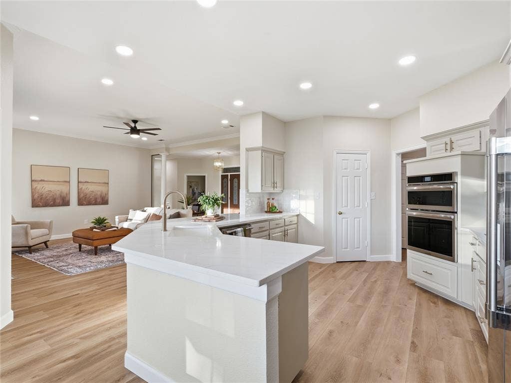902 W Pioneer Circle, Argyle, TX 76226 902 W Pioneer Circle, Argyle, TX 76226