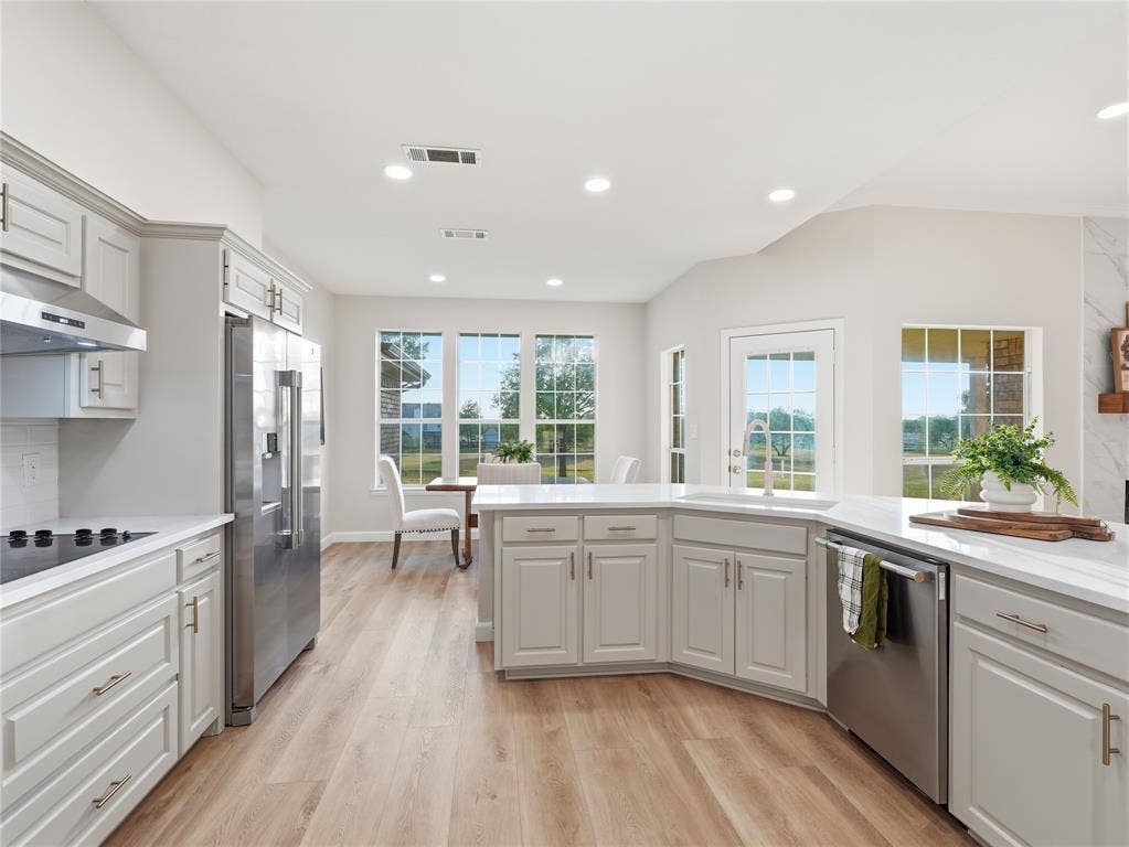 902 W Pioneer Circle, Argyle, TX 76226 902 W Pioneer Circle, Argyle, TX 76226