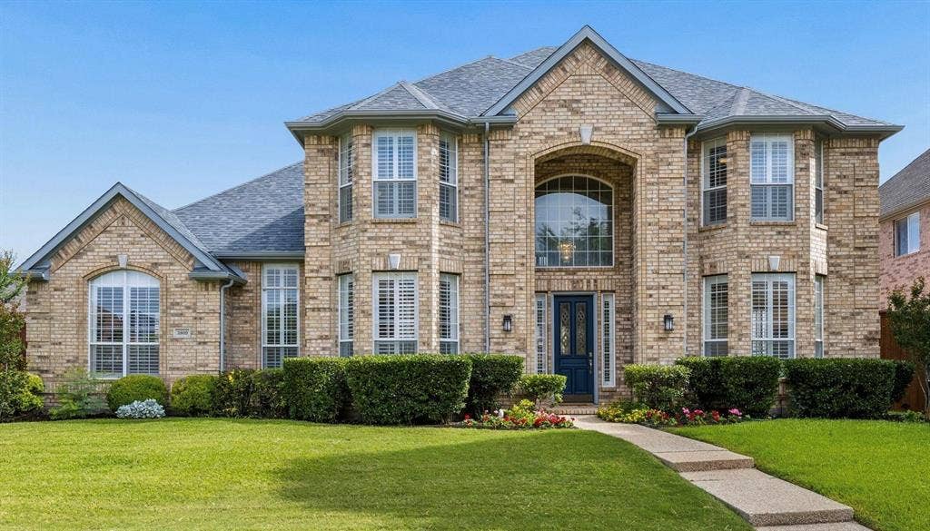 3809 Brookfield Drive, Plano, TX 75025 SHOWSTOPPER! Home is where the heart is. Don't let this opportunity pass you by! This exceptional home sits in the center of Plano and is move-in ready.