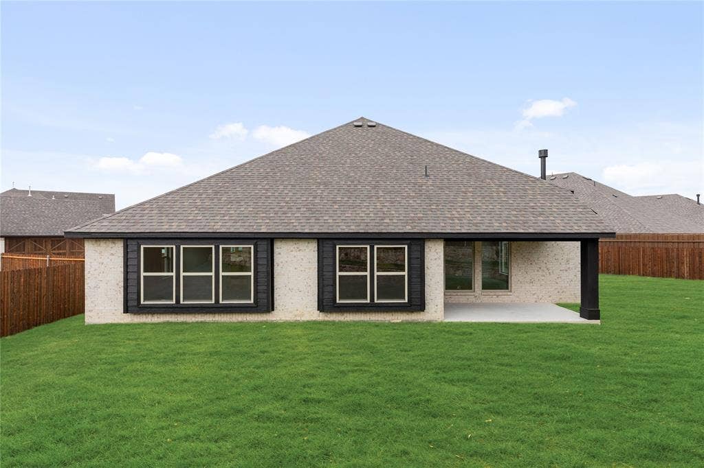 1044 Quincy Drive, Red Oak, TX 75154 1044 Quincy Drive, Red Oak, TX 75154