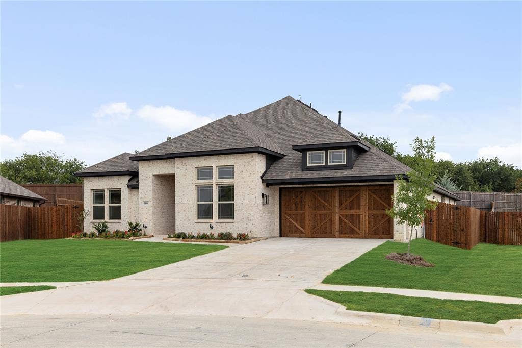 1044 Quincy Drive, Red Oak, TX 75154 1044 Quincy Drive, Red Oak, TX 75154