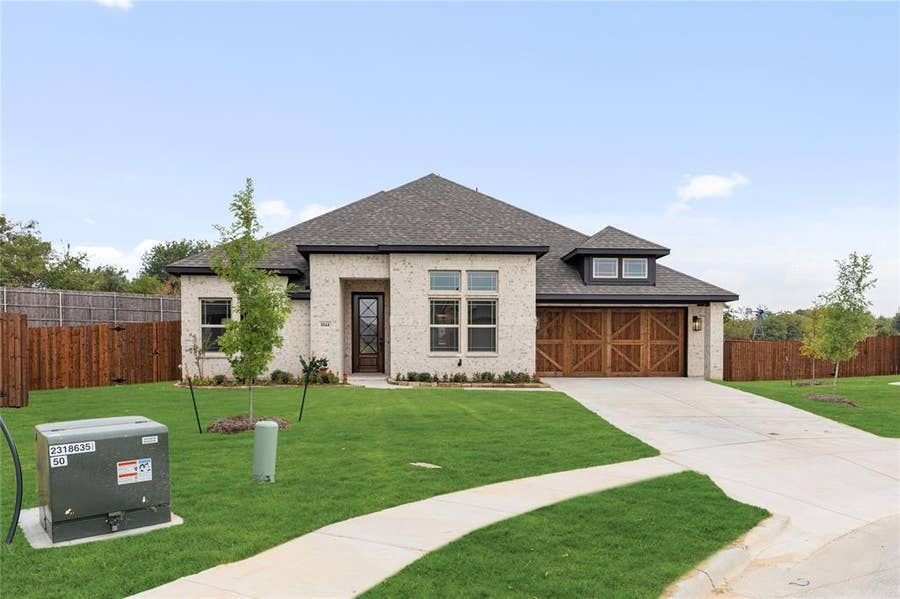Property photo for 1044 Quincy Drive, Red Oak, TX