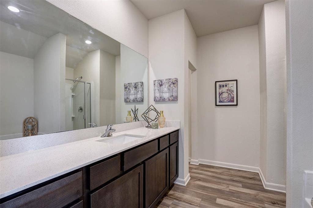 203 Drifter Drive, Newark, TX 76071