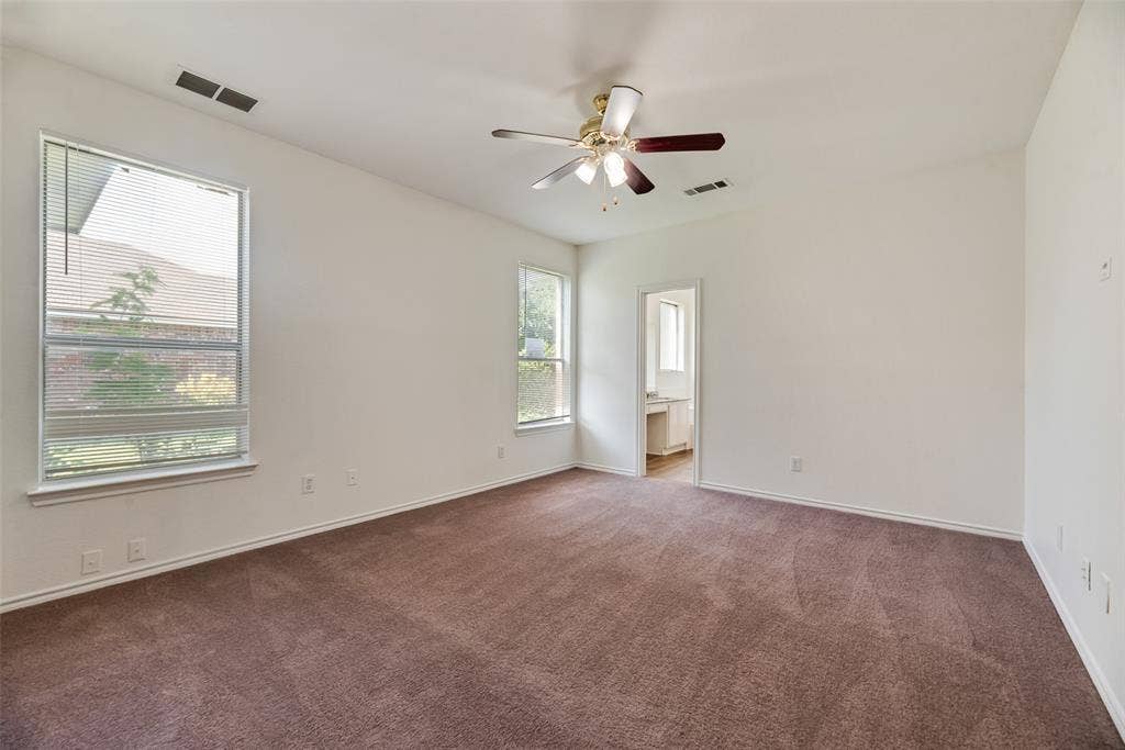 821 S Parks Drive, DeSoto, TX 75115 821 S Parks Drive, DeSoto, TX 75115