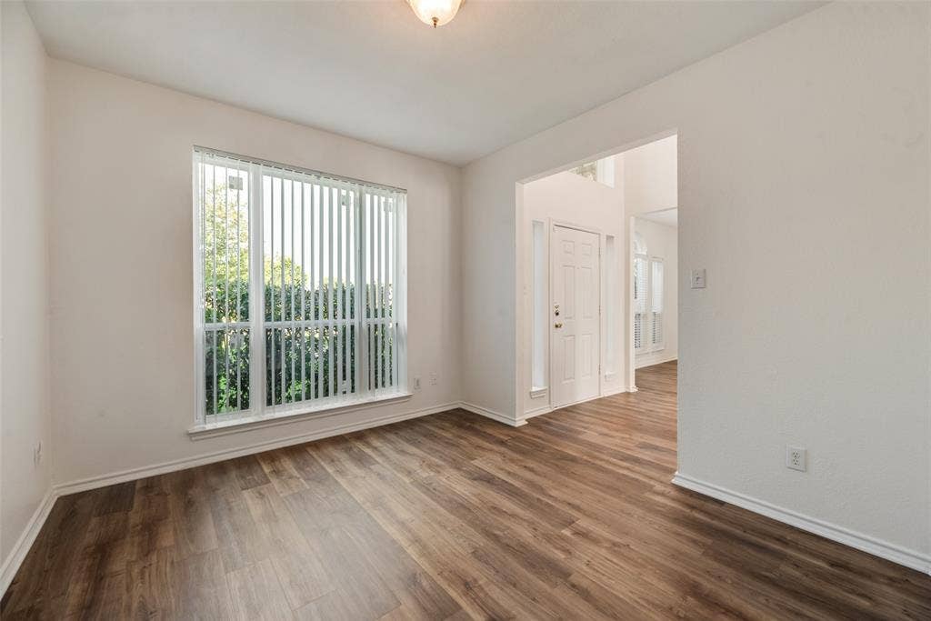 821 S Parks Drive, DeSoto, TX 75115 821 S Parks Drive, DeSoto, TX 75115
