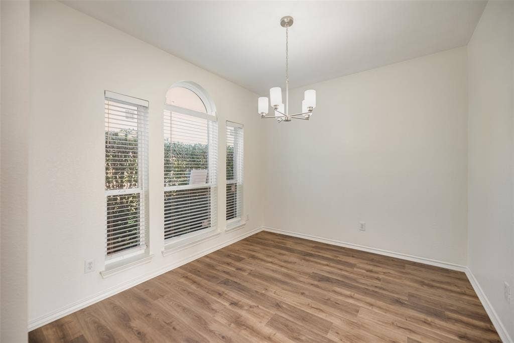 821 S Parks Drive, DeSoto, TX 75115 821 S Parks Drive, DeSoto, TX 75115