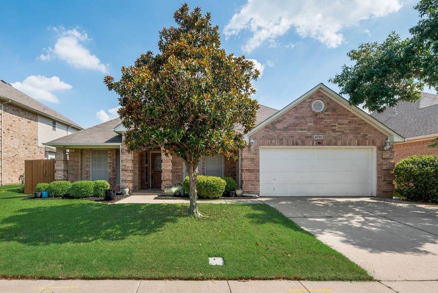 Property photo for 4736 Emerald Trace Way, Fort Worth, TX